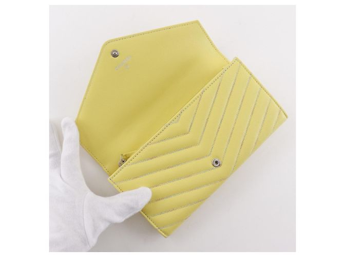 Portafoglio lungo V Stitch di Chanel Giallo - vista 6