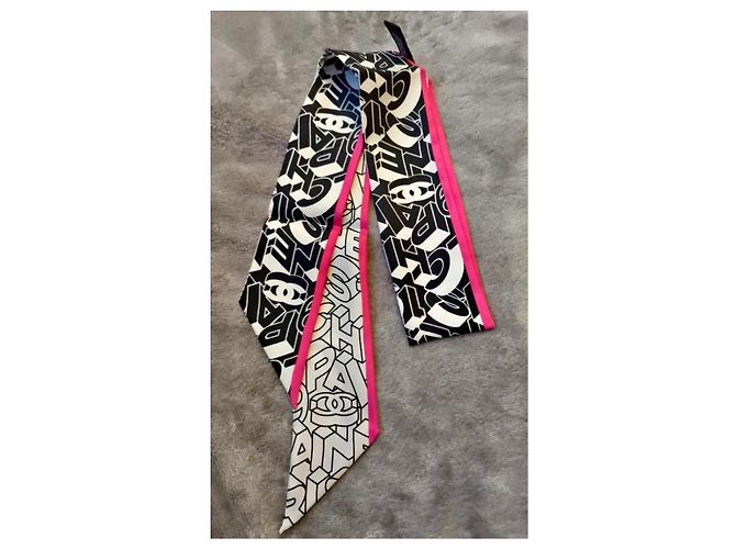 Chanel Slim Bandeau 22A nero & bianco & fucsia Fuschia - vista 5