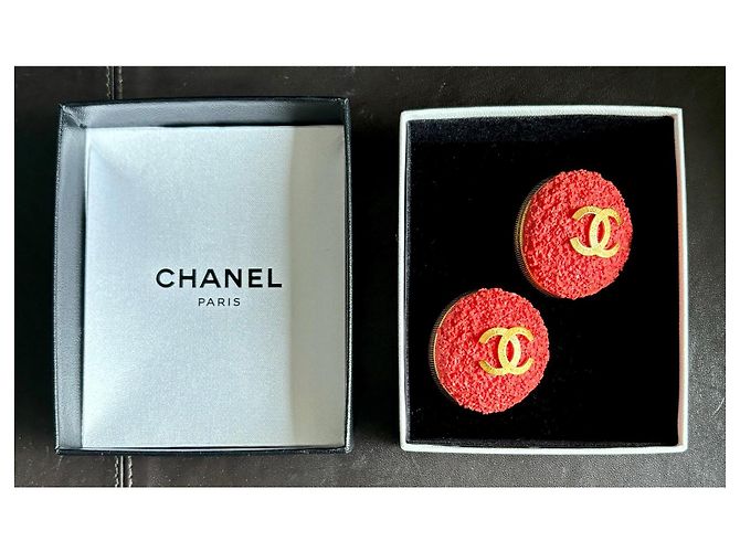 Orecchini XXL corallo 93C di Chanel con logo CC in oro D'oro - vista 11