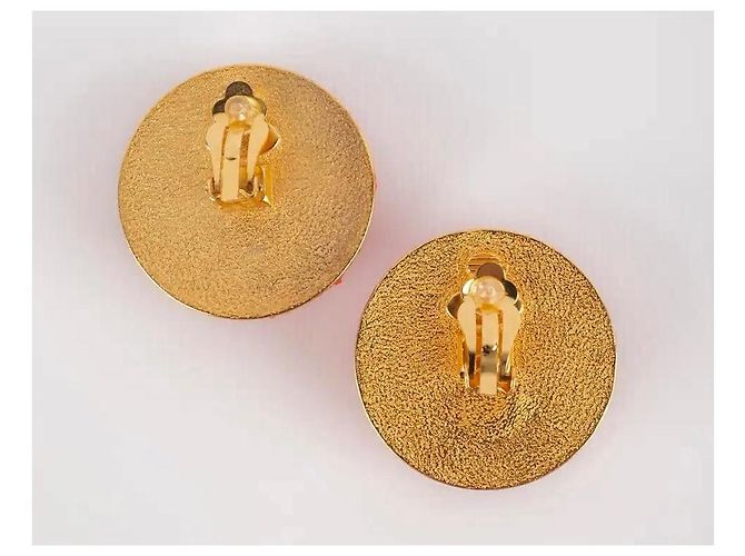 Orecchini XXL corallo 93C di Chanel con logo CC in oro D'oro - vista 7
