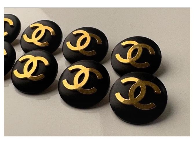Set di 9 bottoni vintage Chanel "haute couture" neri e dorati con logo CC - vista 2