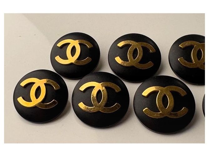 Set di 9 bottoni vintage Chanel "haute couture" neri e dorati con logo CC - vista 3