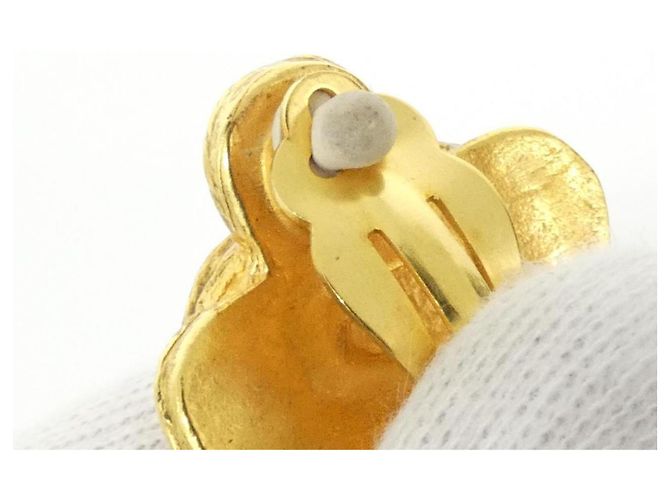 Goldene Clip-Ohrringe Chanel 03822 - Ansicht 3