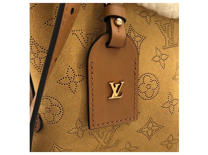 Borsa Louis Vuitton Mahina Carryall NM PM Beige - vista 3