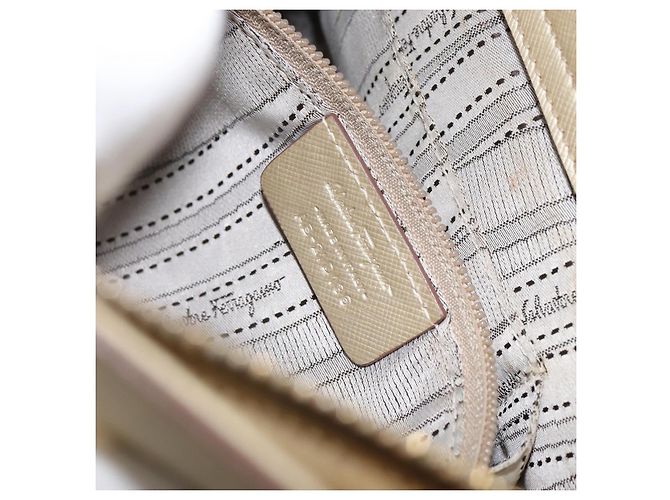 Salvatore Ferragamo Gancini in pelle D'oro - vista 6
