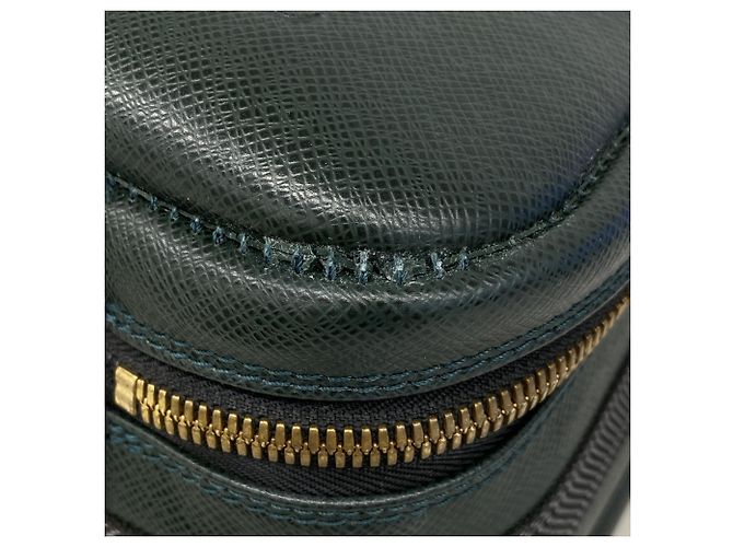 Borsa Boston Satellite 53 in Taiga Louis Vuitton - vista 11