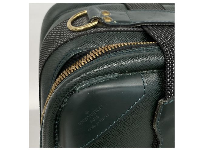 Borsa Boston Satellite 53 in Taiga Louis Vuitton - vista 14