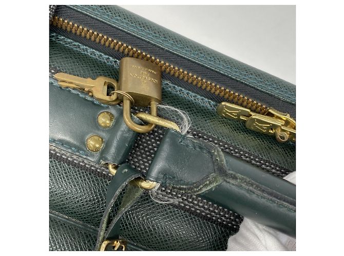 Borsa Boston Satellite 53 in Taiga Louis Vuitton - vista 8