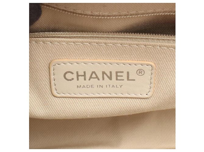 Chanel Matelassé Coco Mark Tote Bag aus rotem Leder - Ansicht 4