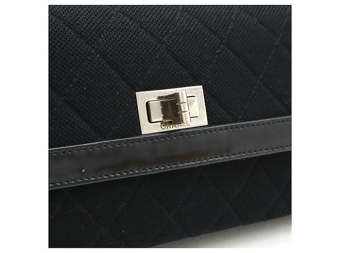 CHANEL 2.55 Borsa a Spalla Matelassé con Catena Nero - vista 9