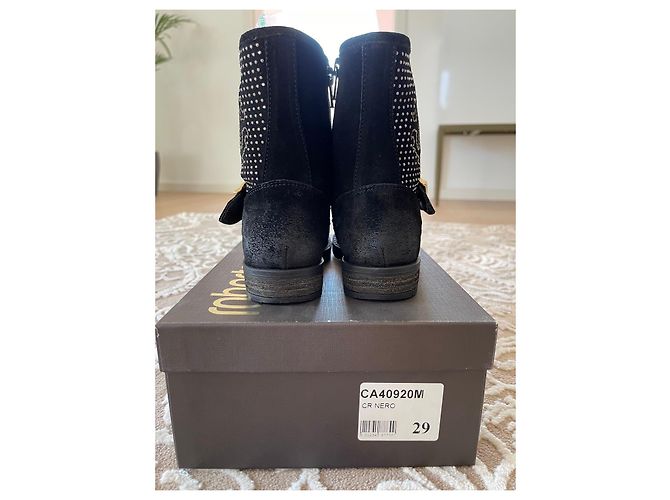 Roberto Cavalli Bottes en daim noir avec clous et boucle - vue 7