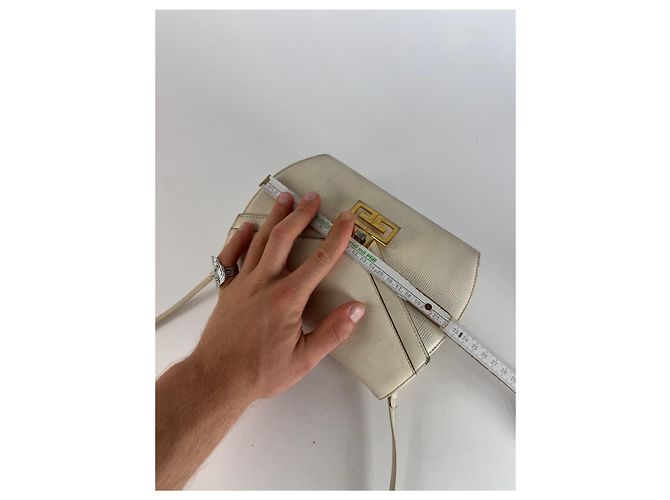 Vintage Givenchy GV3 Leder Umhängetasche / Schultertasche Weiß - Ansicht 15