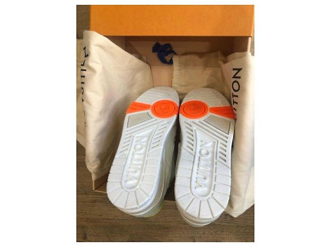 LOUIS VUITTON Upcycled Virgil Abloh Sonderedition Sneaker Weiß - Ansicht 4