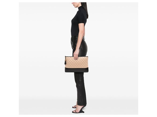 Chanel Grande Pelle di Vitello Invecchiata Gabrielle O Pochette Marrone - vista 11