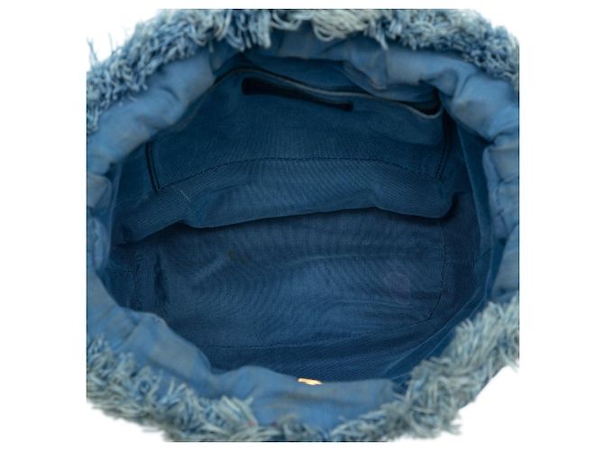 Chanel Medium Matelassé Jean Mood Bucket con catena Blu - vista 4