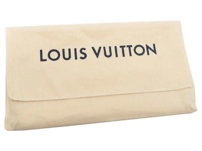 Cartera Zippy de cuero Epi Louis Vuitton Negro - vista 8