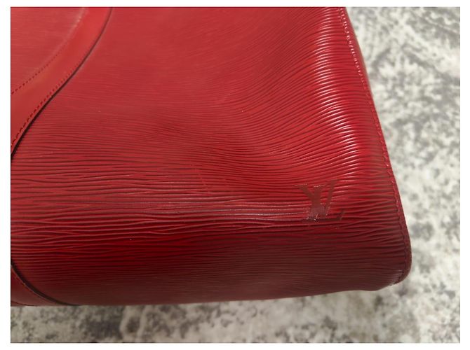 Keepall Epi tiene tutto Louis Vuitton Rosso - vista 9