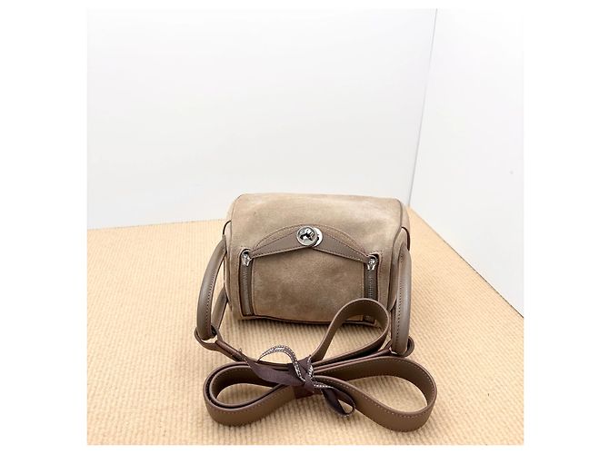 Borsa a mano Hermès Lindy Grizzly Taupe in scamoso e pelle - vista 3