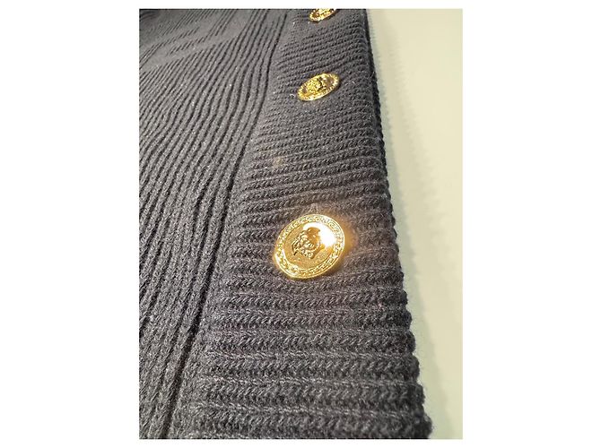 Versace Stivali con Spilla di Sicurezza & Set Poncho con Collo Alto con Spilla di Sicurezza Nero - vista 10