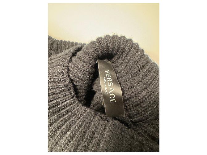 Versace Stivali con Spilla di Sicurezza & Set Poncho con Collo Alto con Spilla di Sicurezza Nero - vista 12