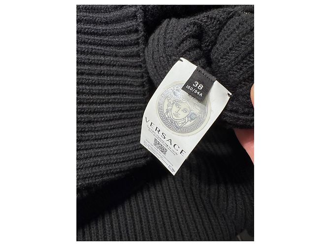 Versace Stivali con Spilla di Sicurezza & Set Poncho con Collo Alto con Spilla di Sicurezza Nero - vista 14