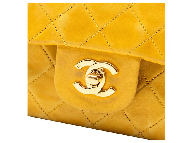 Chanel Giallo Piccolo Classico in Pelle di Agnello Doppio Senape - vista 5
