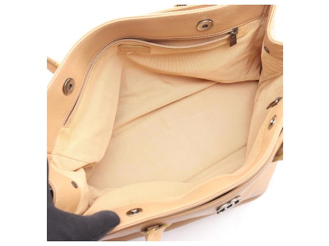 Executive Bolsa Executiva Chanel em Couro Bege - vista 3