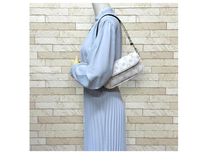 Borsa a tracolla Louis Vuitton Ivy Monogram Dune Wallet on Chain Bianco Beige - vista 3