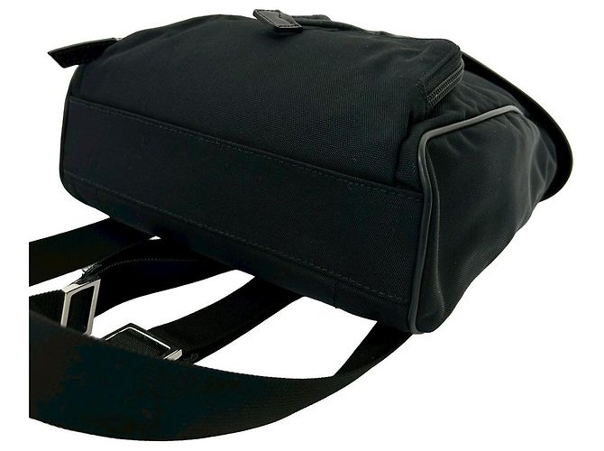 Mini zaino in nylon e pelle di vitello Gucci Nero - vista 10