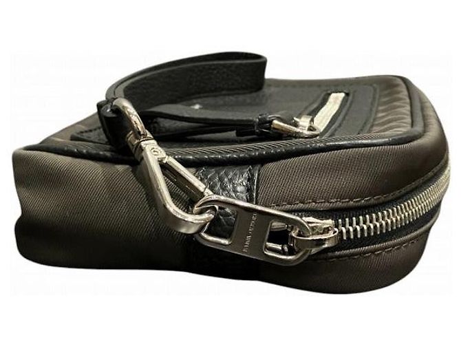 Pochette en cuir nylon Giorgio Armani - vue 8