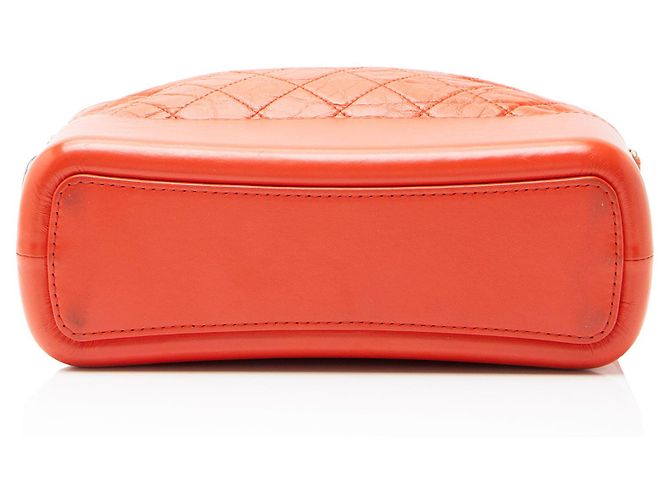 Chanel Gabrielle Medium Hobo in Pelle di Vitello Invecchiata Arancione - vista 4