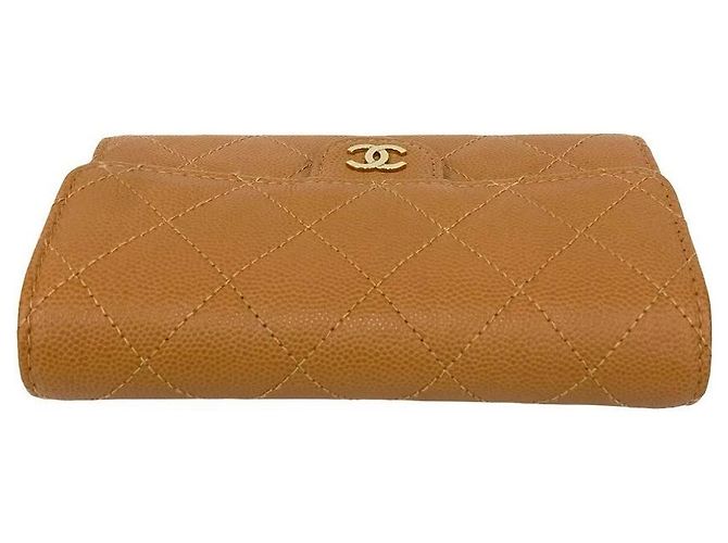 Portafoglio tri-fold in pelle caviar matelassé Chanel Marrone Beige - vista 4