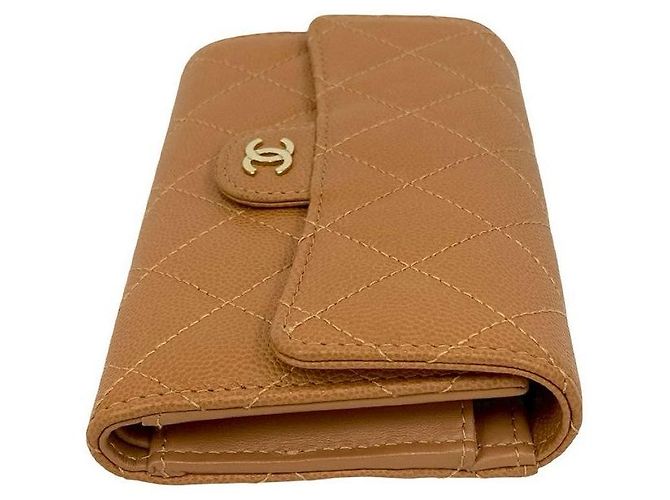 Portafoglio tri-fold in pelle caviar matelassé Chanel Marrone Beige - vista 5