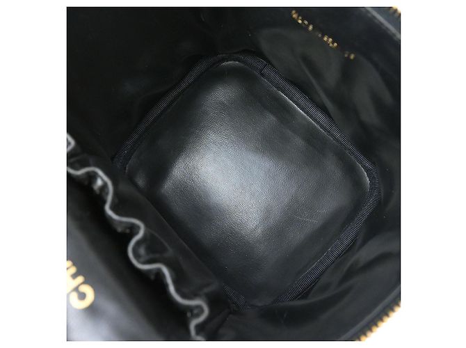 Timeless Beauty case vintage senza tempo Chanel Caviar Piccola Nero - vista 3