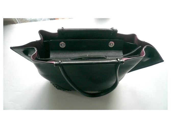 TOD'S Wave Glattleder Schwarze Eimer Tasche in ausgezeichnetem Zustand - Ansicht 11