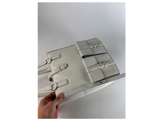 Vintage Givenchy Lederhandtasche Weiß - Ansicht 12