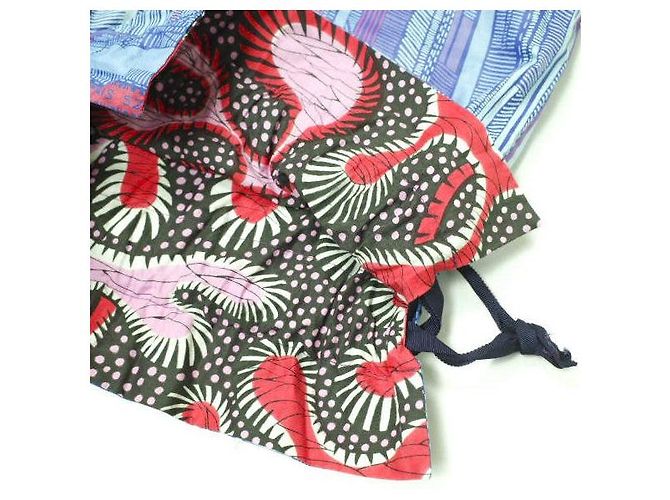 Autre Marque Borsa a spalla reversibile in cotone batik africano MANDRAKE Rosa Blu - vista 5