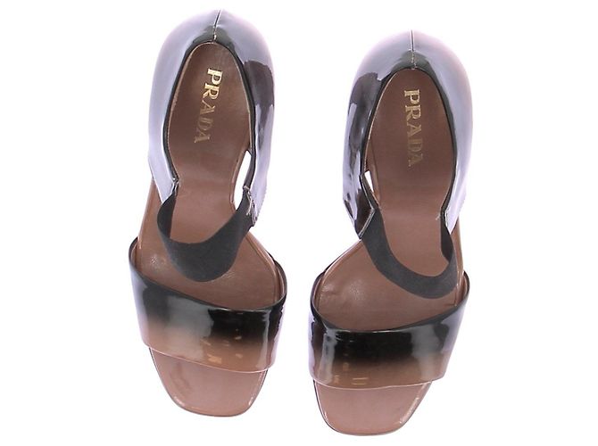 Décolleté aperte Prada nero e beige in pelle verniciata - vista 6