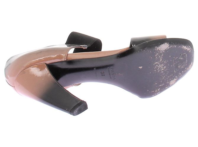 Décolleté aperte Prada nero e beige in pelle verniciata - vista 7