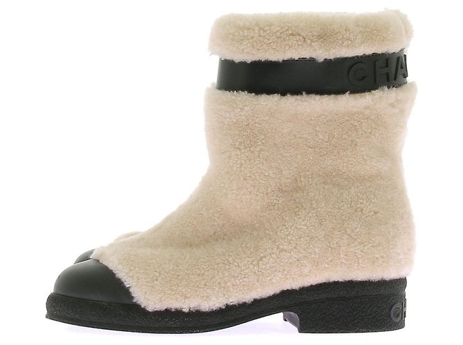 Chanel Botas forradas e de couro Bege - vista 3