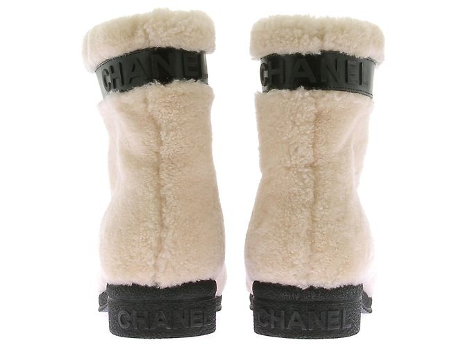 Chanel Botas forradas e de couro Bege - vista 4