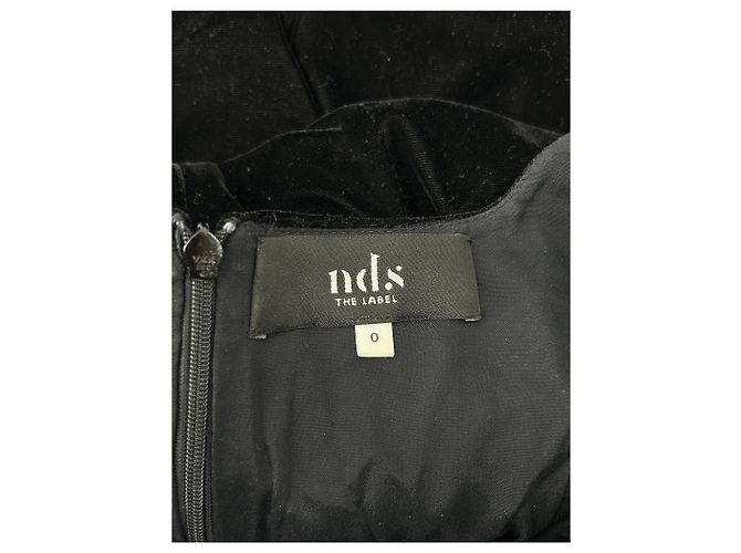 Autre Marque NDS Asymmetrisches schwarzes Samtkleid mit Trägern - Ansicht 5