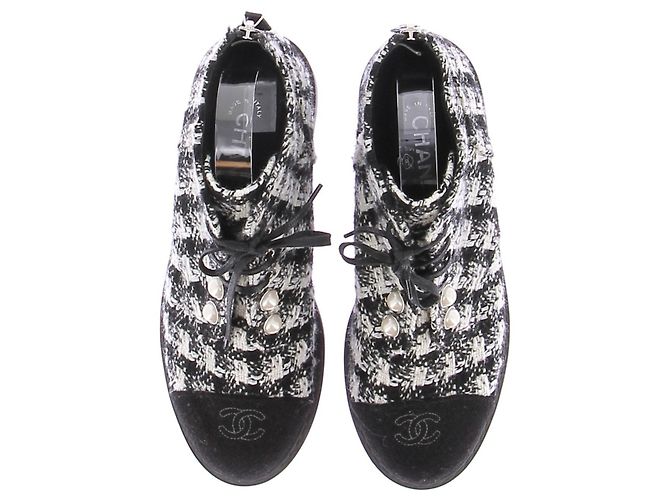 Chanel Stivali in tweed nero e bianco - vista 6