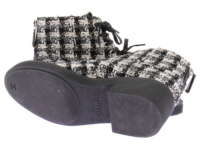 Chanel Stivali in tweed nero e bianco - vista 7