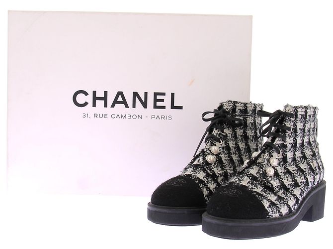 Chanel Stivali in tweed nero e bianco - vista 9