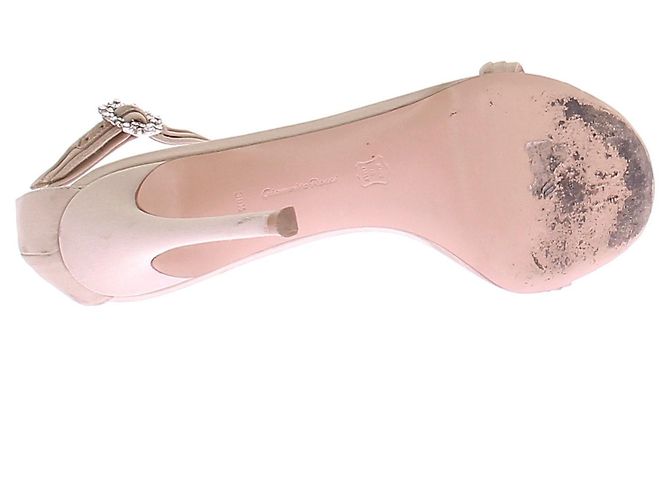 Décolleté Gianvito Rossi in satin beige con cinturini decorati - vista 7