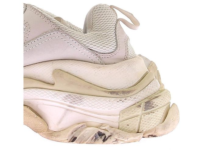 Balenciaga Baskets blanches "Triple S" - vue 9