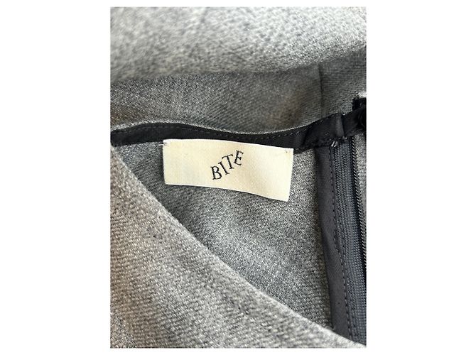Autre Marque BITE Ärmelloses kurzes Wollkleid in Grau - Ansicht 5
