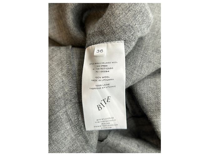 Autre Marque BITE Ärmelloses kurzes Wollkleid in Grau - Ansicht 6