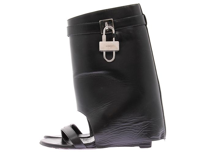 Givenchy Schwarze Sandalen "Shark Lock" - Ansicht 3